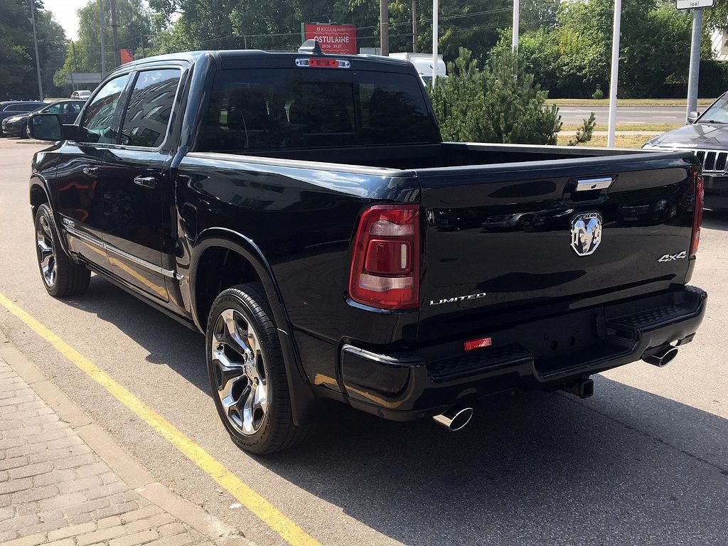RAM 1500 – LIMITED CREW CAB UUS MUDEL!