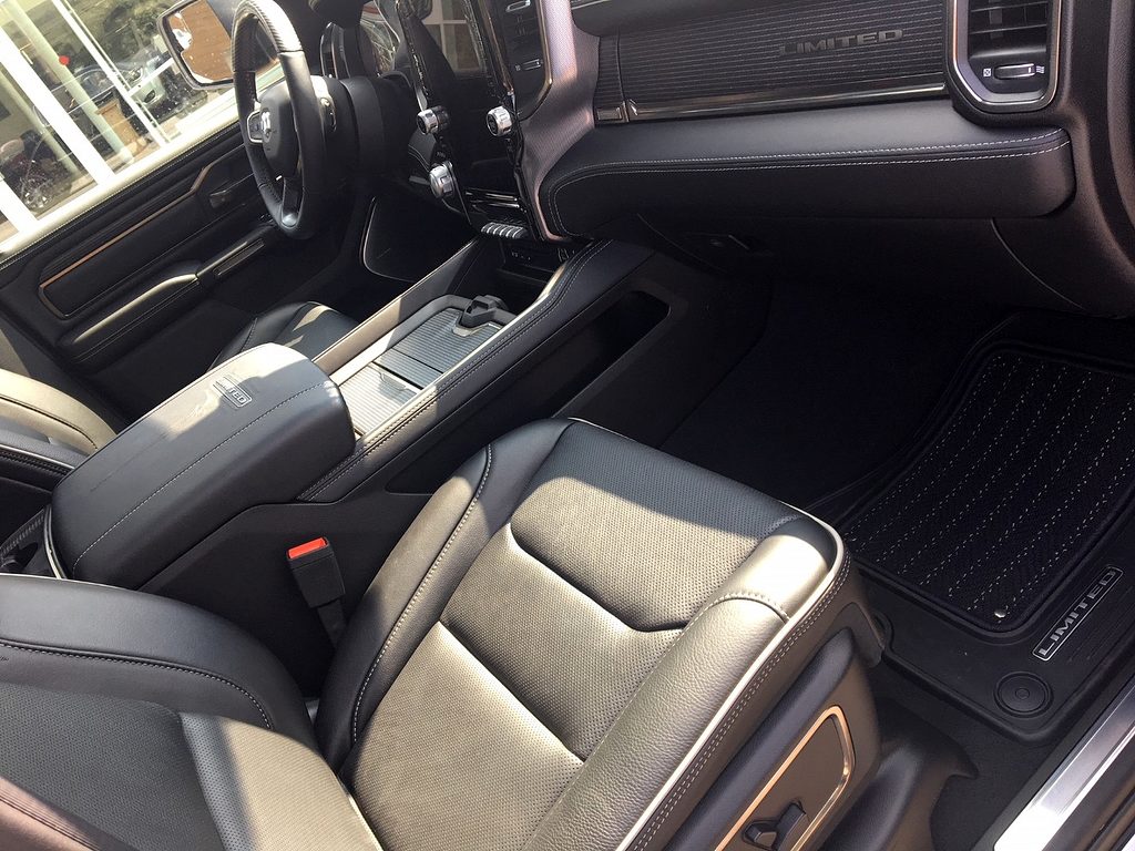 RAM 1500 – LIMITED CREW CAB UUS MUDEL!