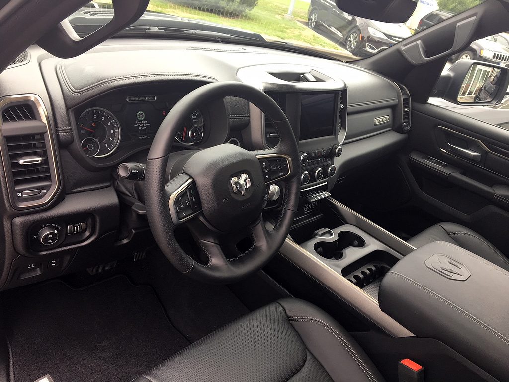 RAM 1500 – SPORT CREW CAB UUS MUDEL!