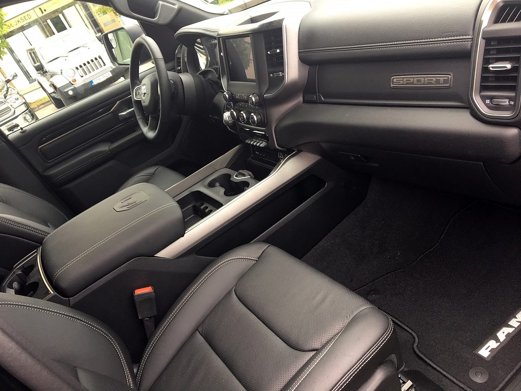 RAM 1500 – SPORT CREW CAB UUS MUDEL!